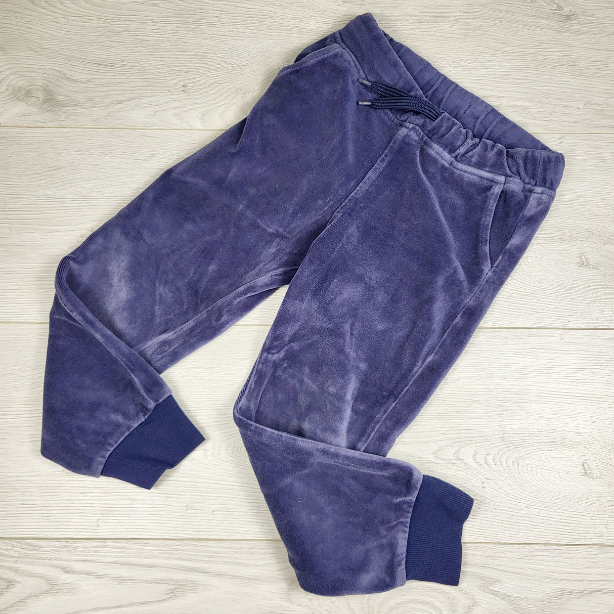 LUGE11 - Old Navy blue velour drawstring pants. Size 5T