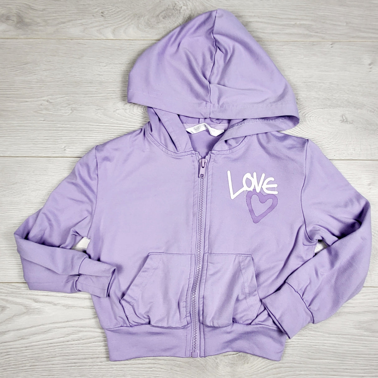 LUGE11 - U Kids purple cropped "Love" hoodie. Size 4T