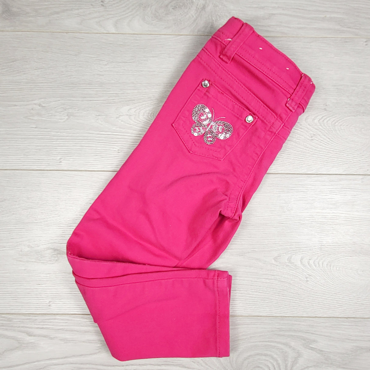 LUGE11 - Lulu Luv pink pants with sequin butterfly. Size 4T