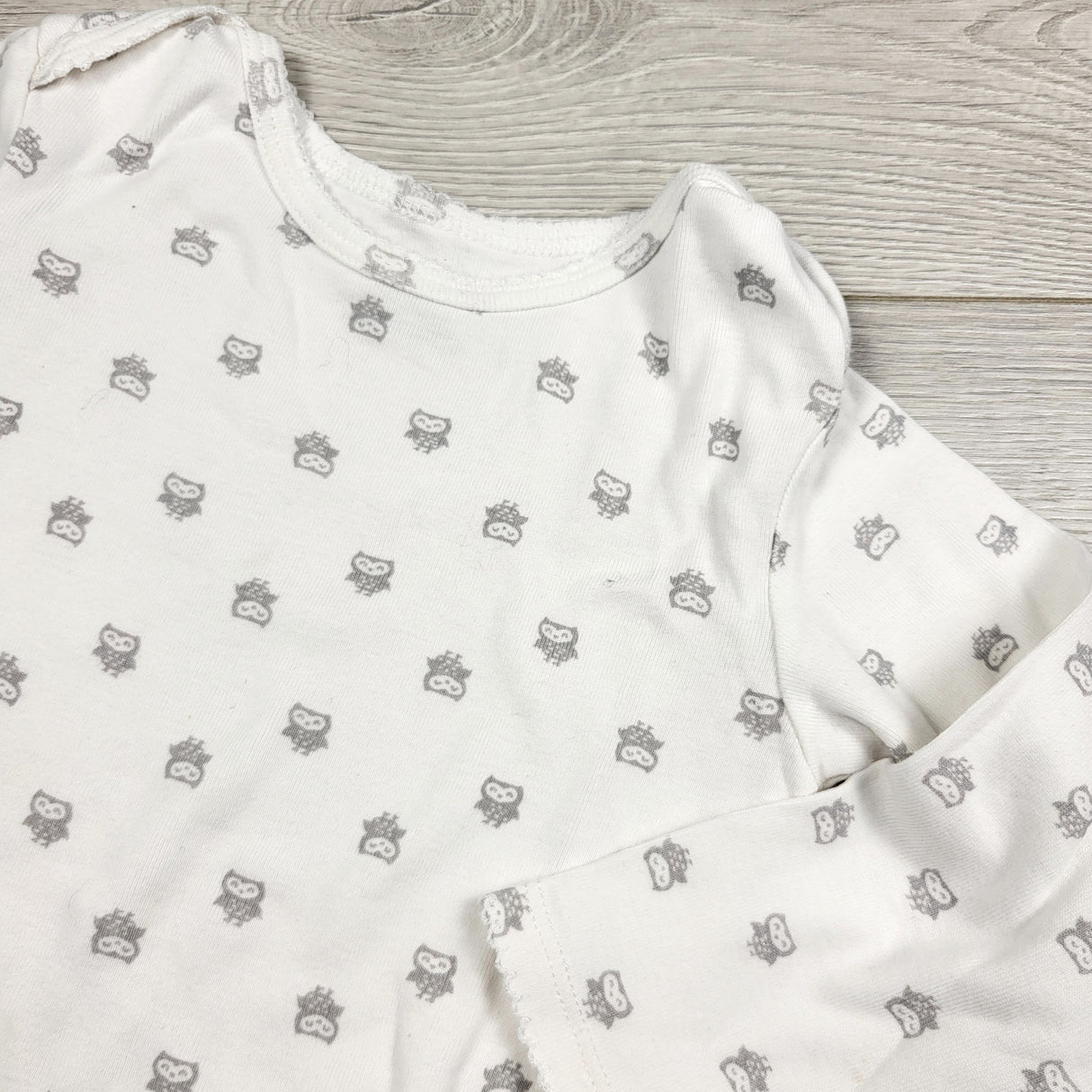 MAWA1 - Carters white bodysuit with owls. Size 24 months