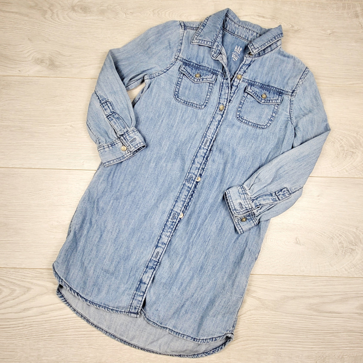 NGVU1 - Gap denim button down dress. Size XS