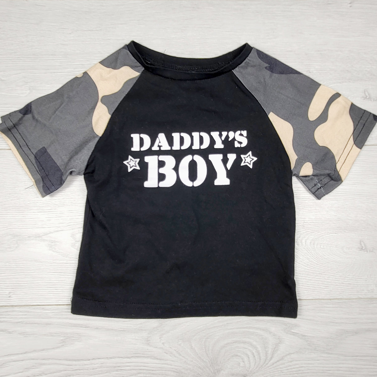 JLSN1 - Black and camouflage "Daddy's Boy" t-shirt. Size 18-24 months