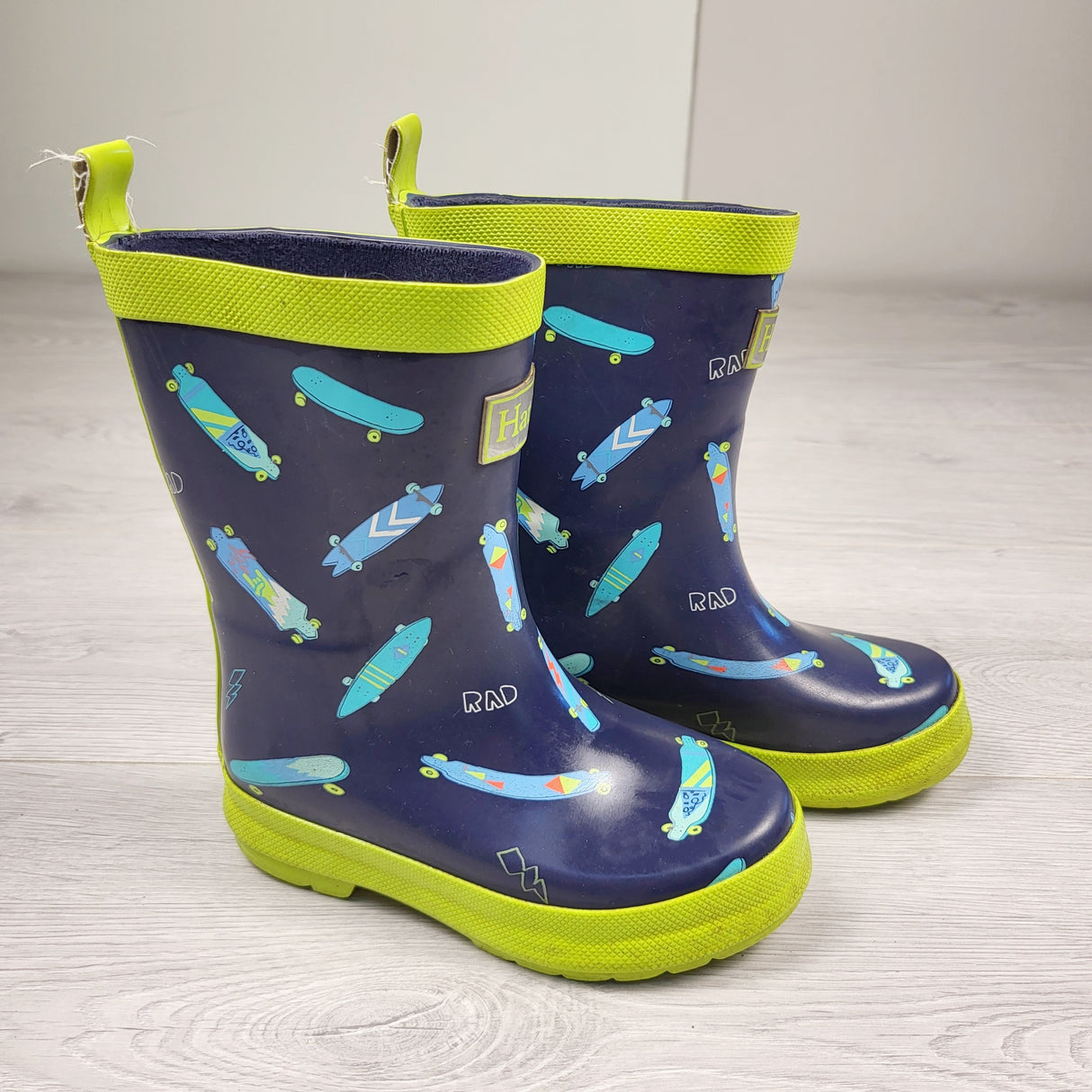 JLMB2 - Hatley navy rain boots. Size 9 🍁