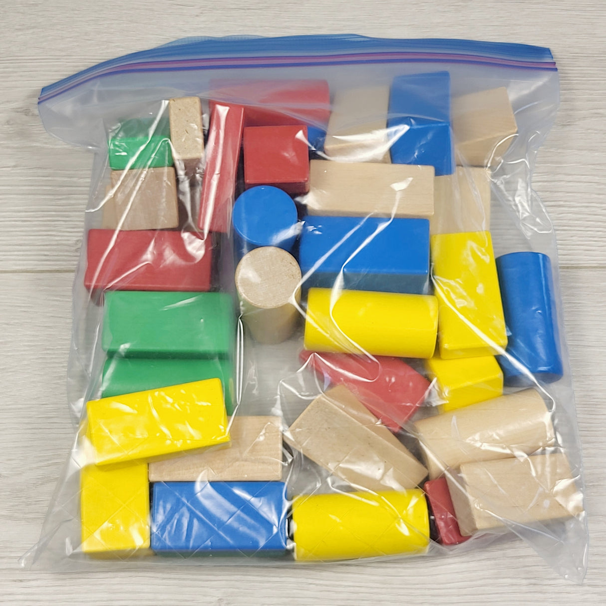 JLSN2 - Lot of wooden building blocks. NO SHIPPING (sorry)