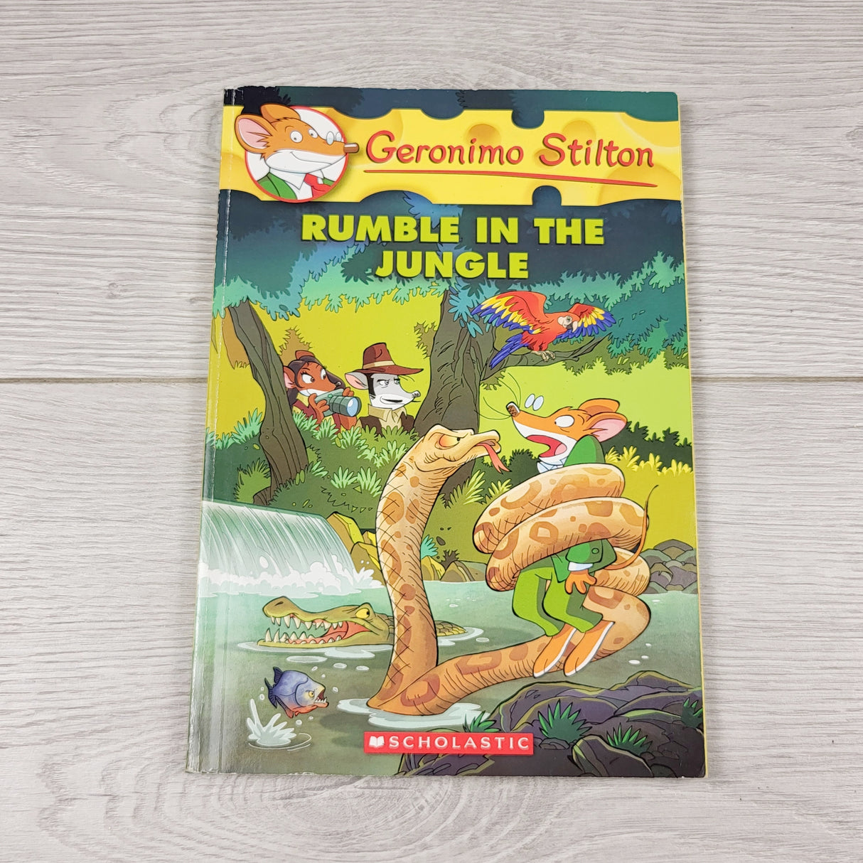 JLSN22 - Rumble in the Jungle. Soft cover Geronimo Stilton chapter book