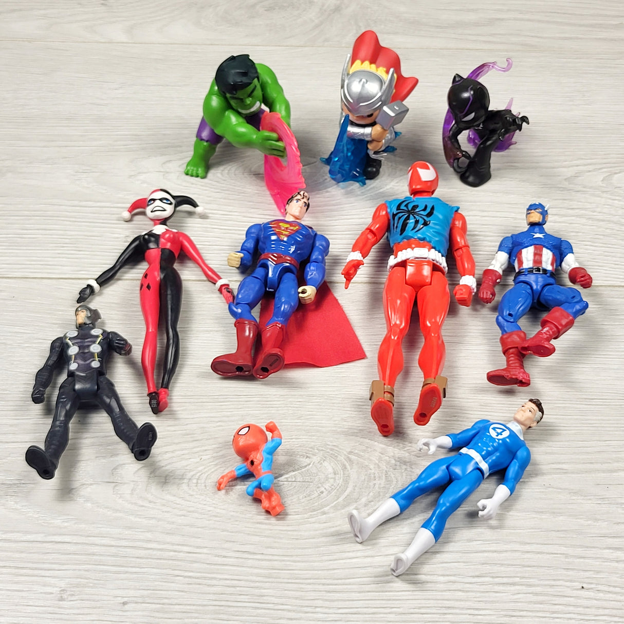 MIRE1 - Lot of Super Hero action figures