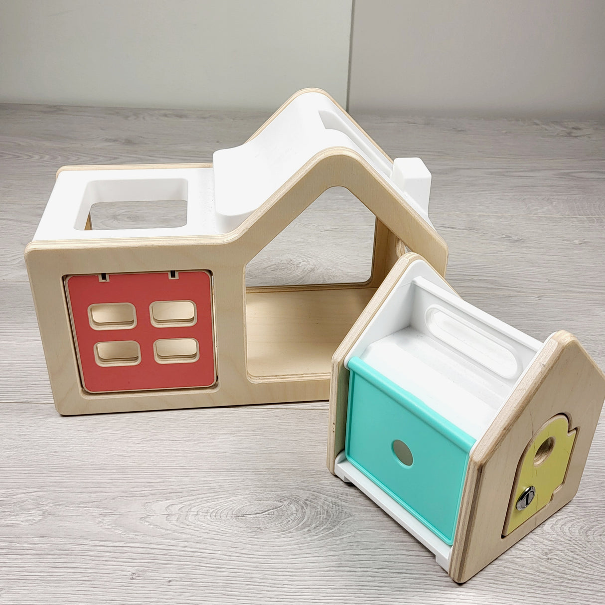 MIRE2 - Lovevery Modular Playhouse - sorry, no shipping on this item