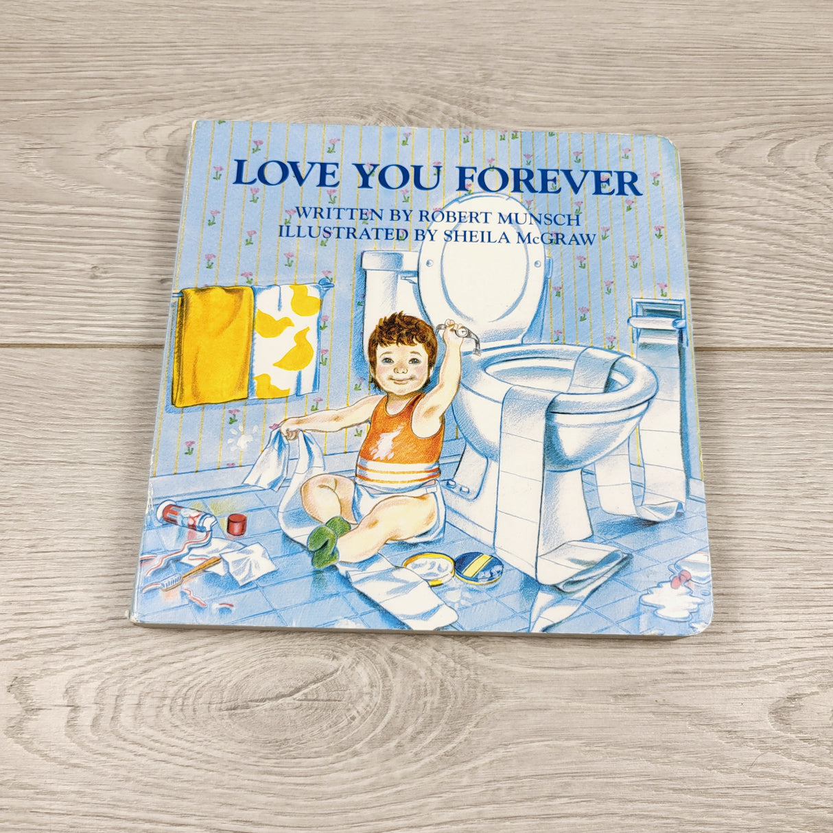 CHSP1 - Love You Forever. Board book. 🍁