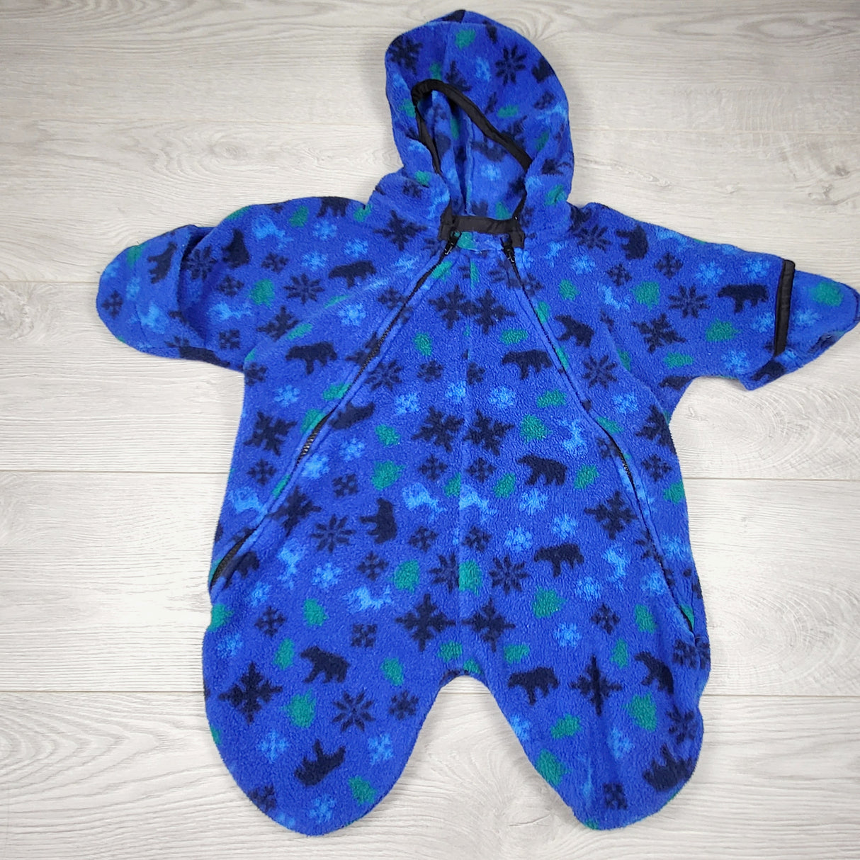 CHSP1 - Blue hooded fleece bunting suit. Approx 6-12 months