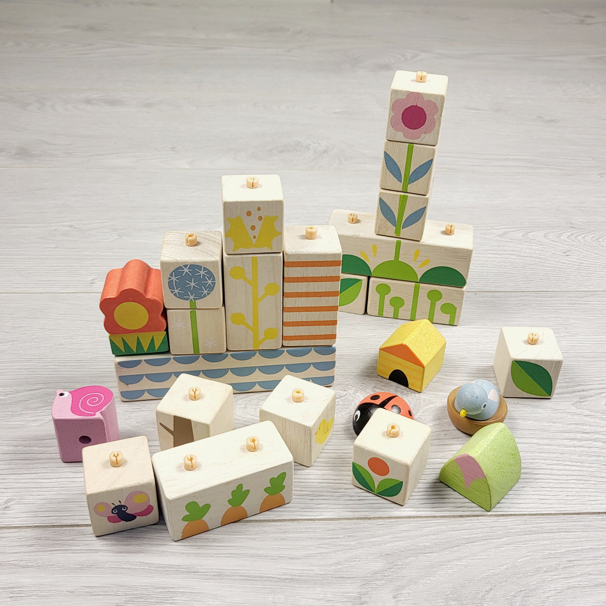MIRE3 - Tender Leaf Toys Wooden Garden Blocks set