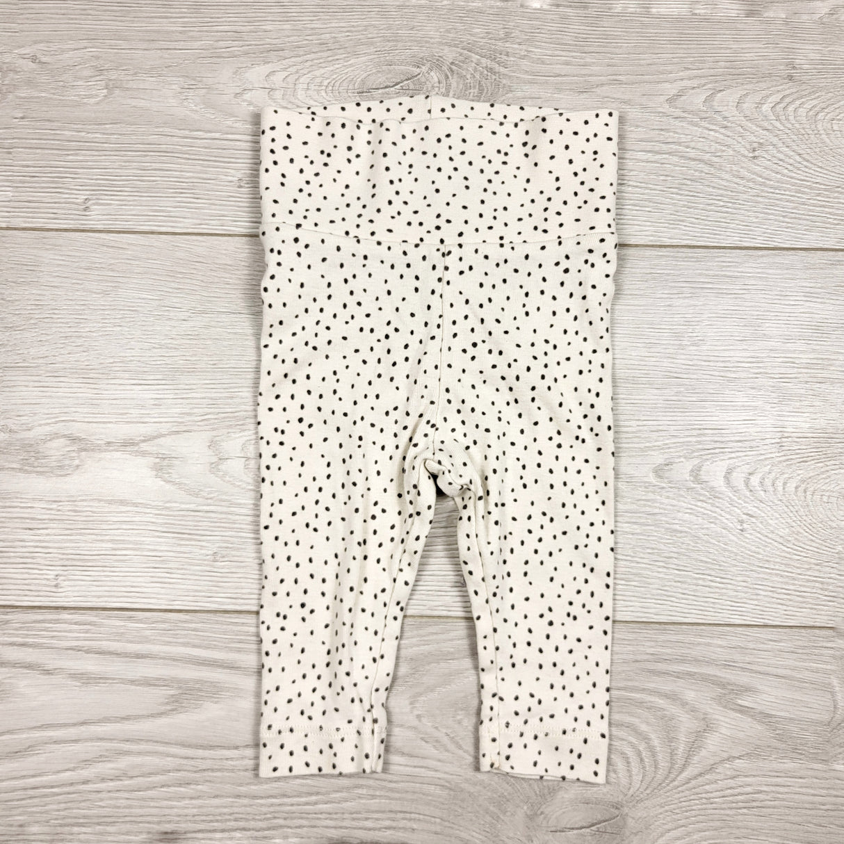 CCAM1 - H and M cream coloured dotted foldover organic cotton pants. Size 2-4 months