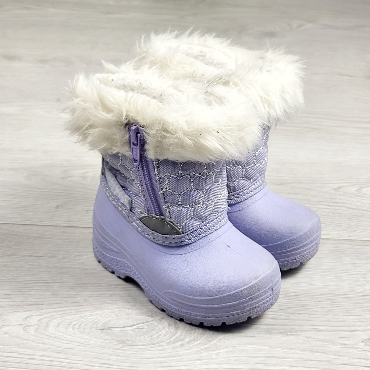 ALWE1 - Purple snow boots with faux fur trim. Size 4