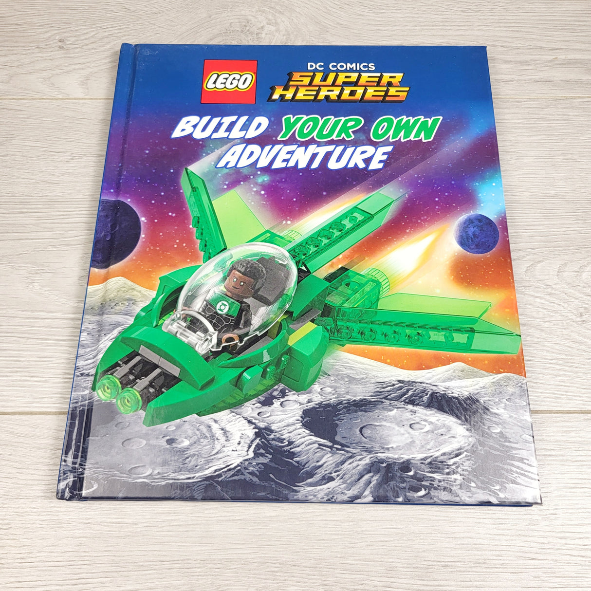 JLSN3 - LEGO  DC Comics Super Heroes Build Your Own Adventure. Hardcover book
