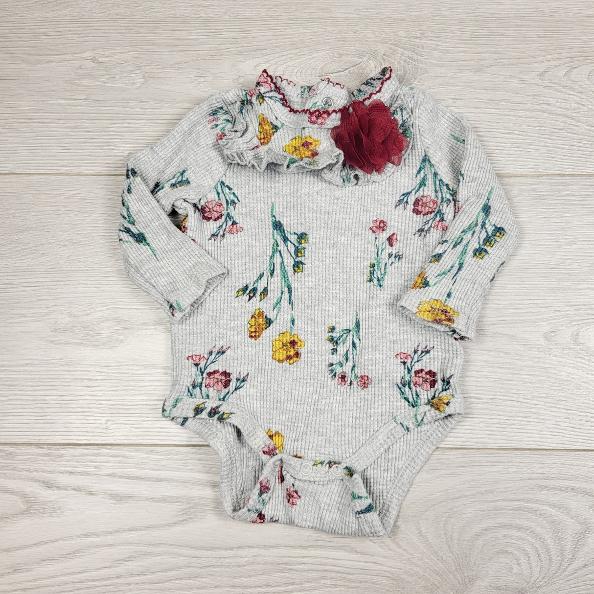 CHSP2 - Catherine Malandrino grey floral print waffle knit bodysuit. Size 3-6 months