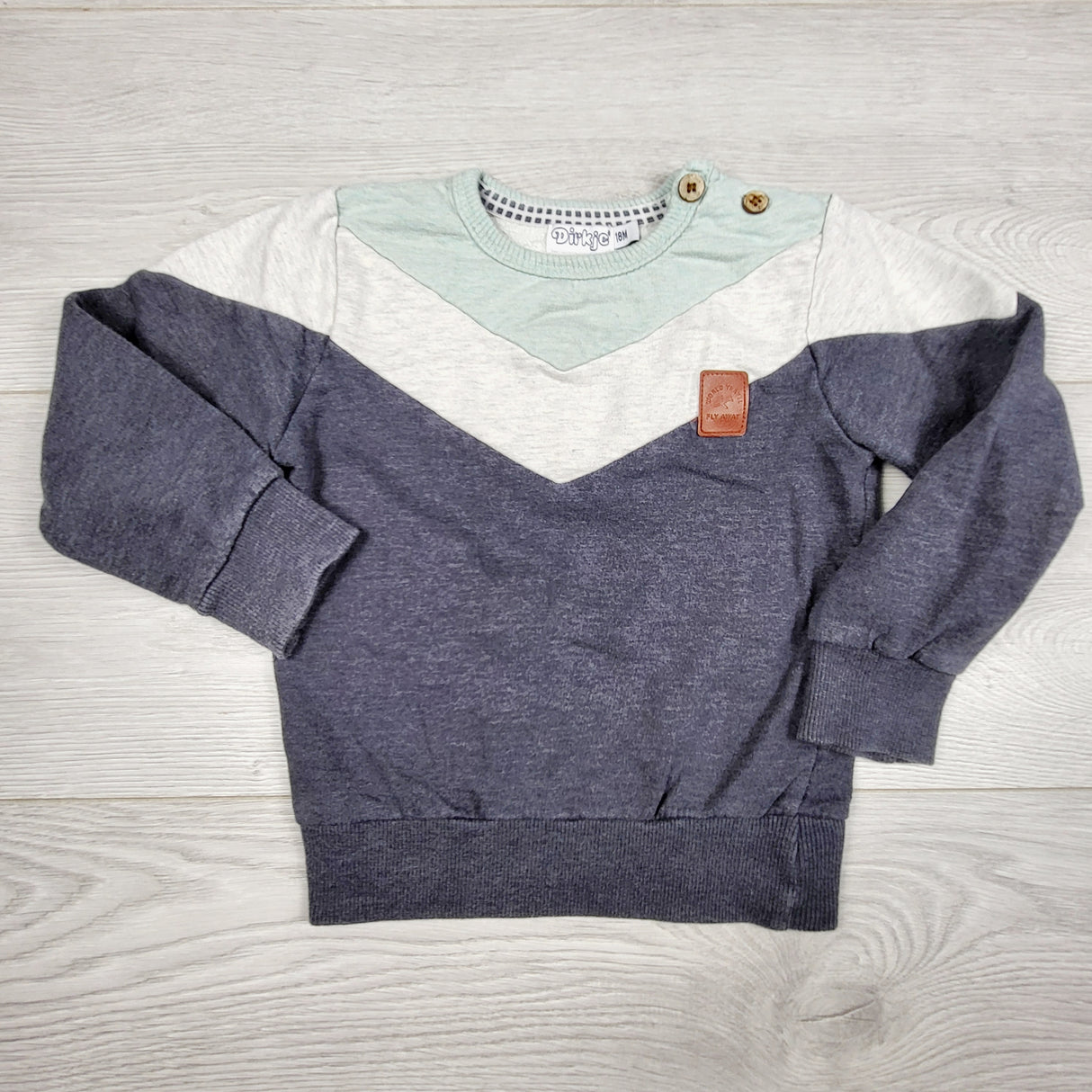 CBEN1 - Dirjke crewneck sweater. Size 18 months