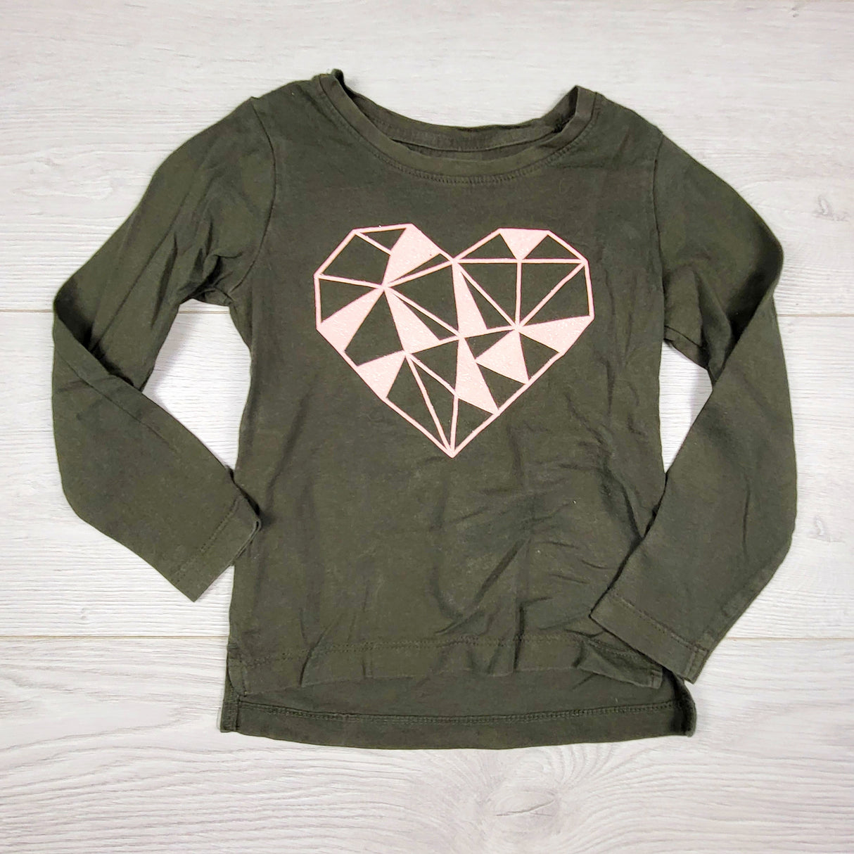 ALWE2 - Sears green and pink long sleeved top with geometric heart. Size 3T