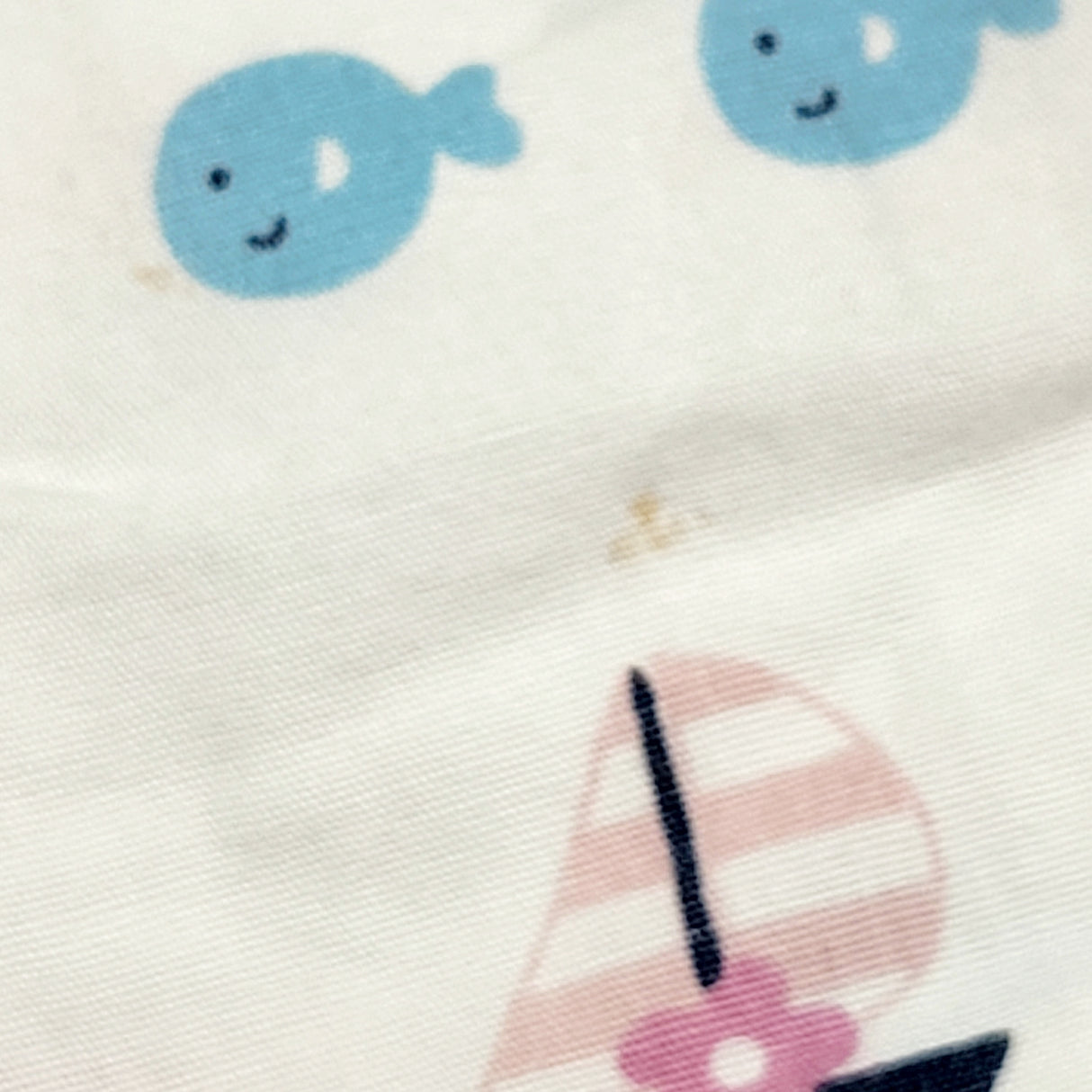 ALWE2 - Fitted crib sheet with whales.