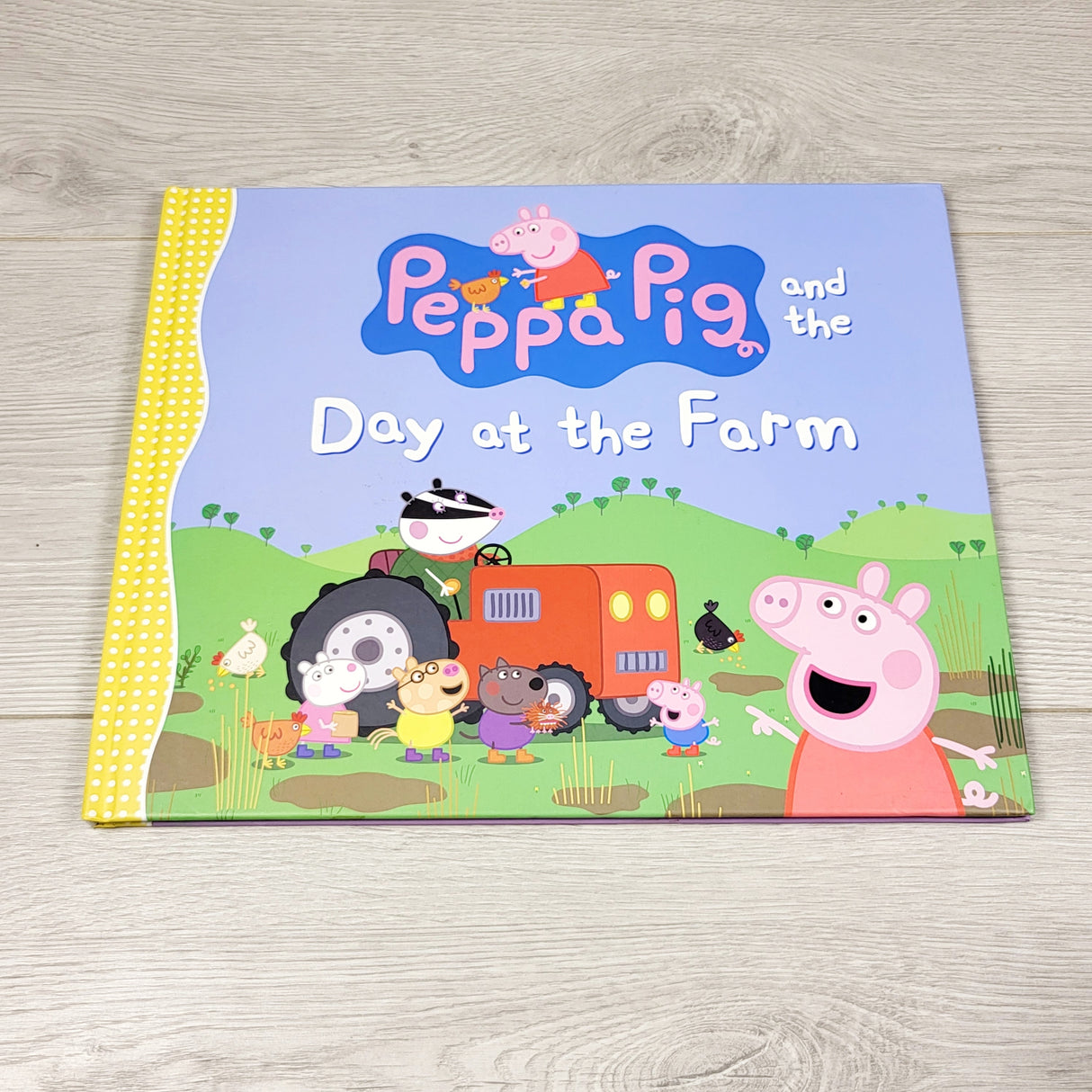 ALWE3 - Peppa Pig and the Day At the Farm. Hardcover book