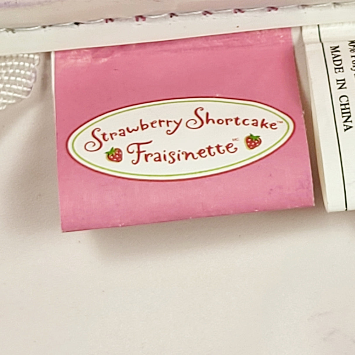CHLSC2 - Vintage 2004 Strawberry Shortcake roller suitcase (sorry, no shipping)