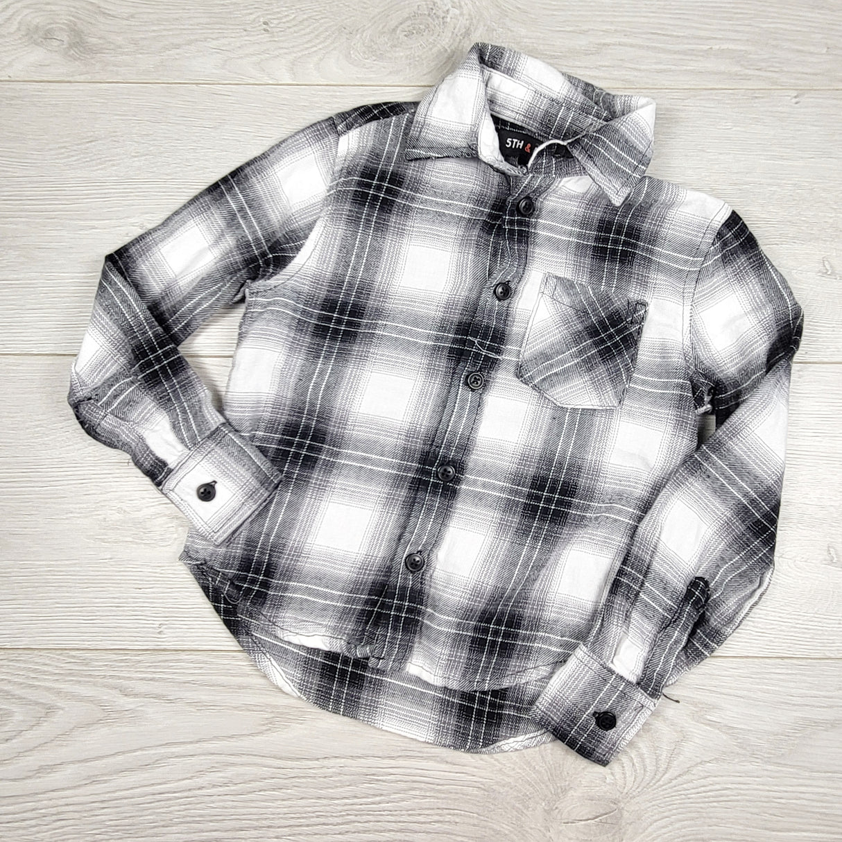 KMIL1 - 5th & Ryder plaid soft button down shirt. Size 4T