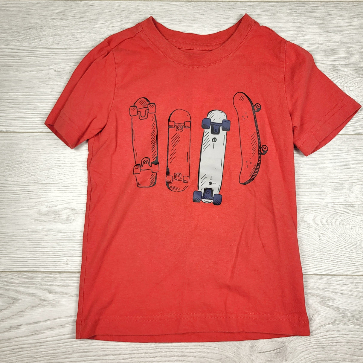 CHLSC2 - Pekkle red t-shirt with skateboards. Size 5T
