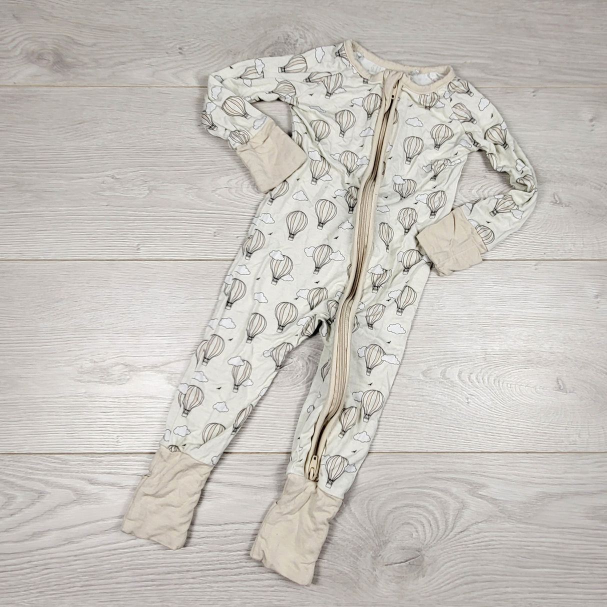DOKN1 - Unbranded bamboo balloon sleeper. Size 3-6 months