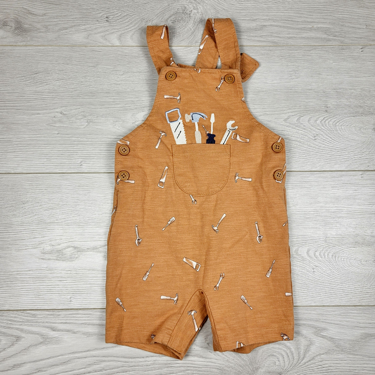 DOKN1 - Pekkle tan cotton overalls with tools. Size 12 months