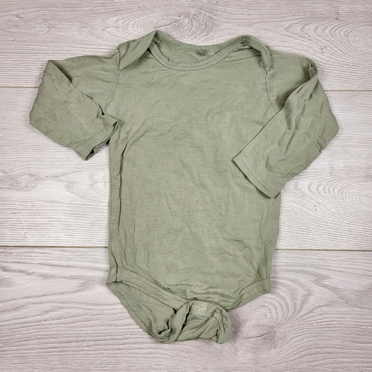 DOKN1 - Milkberry green bamboo bodysuit. Size 3-6 months