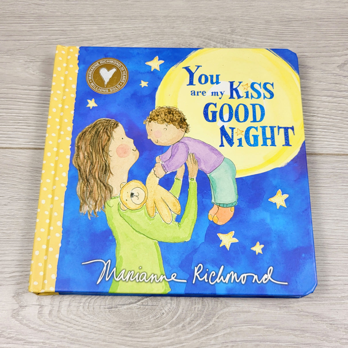 DOKN1 - You Are My Kiss Goodnight. Board book