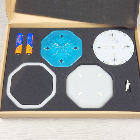 ALWE4 - NEW - Kano Frozen 2 Coding Kit