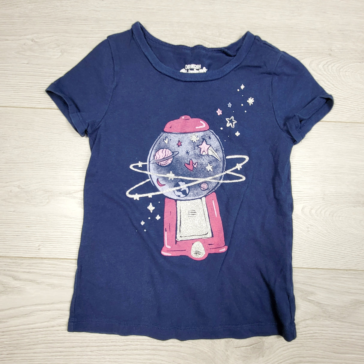 MHAN1 - Oshkosh navy t-shirt with bubble gum machine. Size 4T
