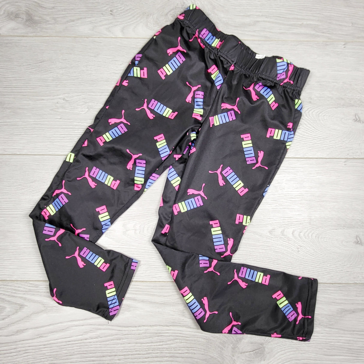 MHAN1 - Puma black logo leggings. Size 6