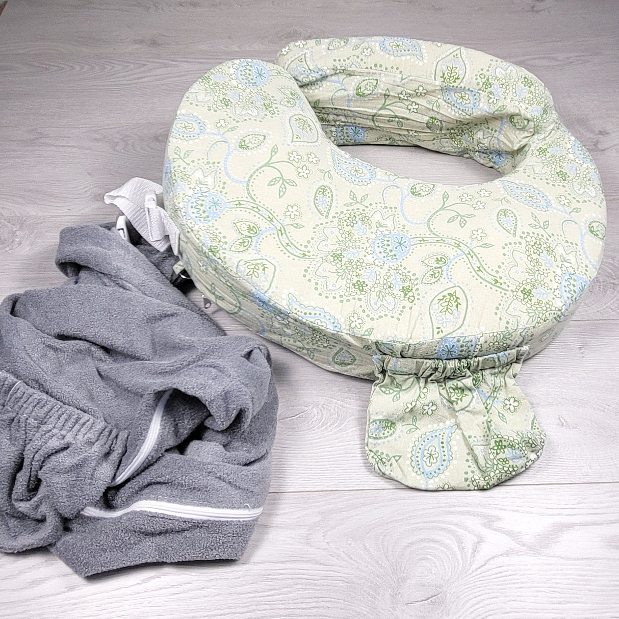 MWLL1 - Nursing pillow with cover(sorry, no shipping)