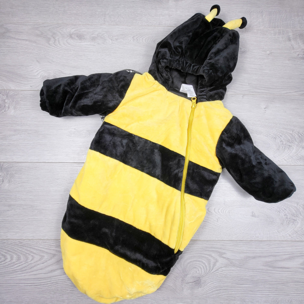 CSHR1 - Infant plush bee costume. One size fits all (approx 0-12 months)