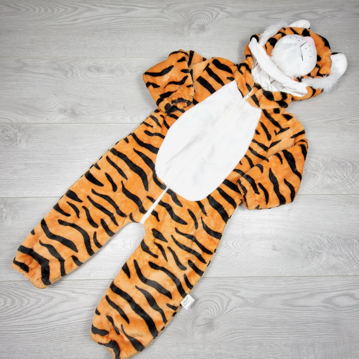 GFST1 - Plush tiger costume. Size 2/3T
