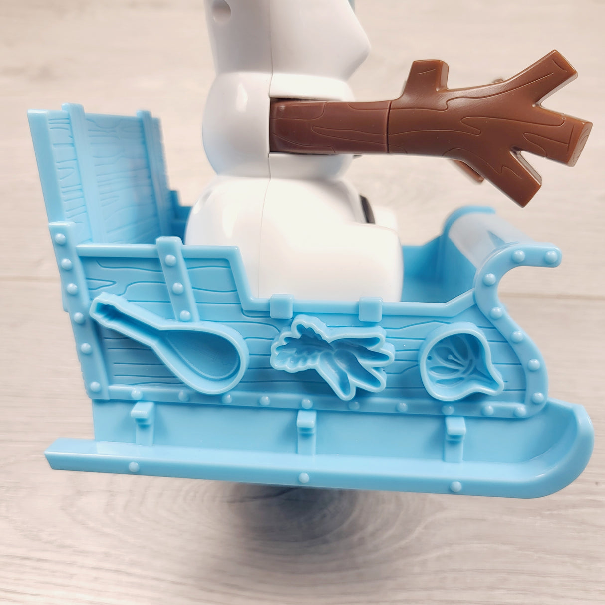 MHAN2- Play-Doh Frozen Olaf's Sleigh Ride Toy
