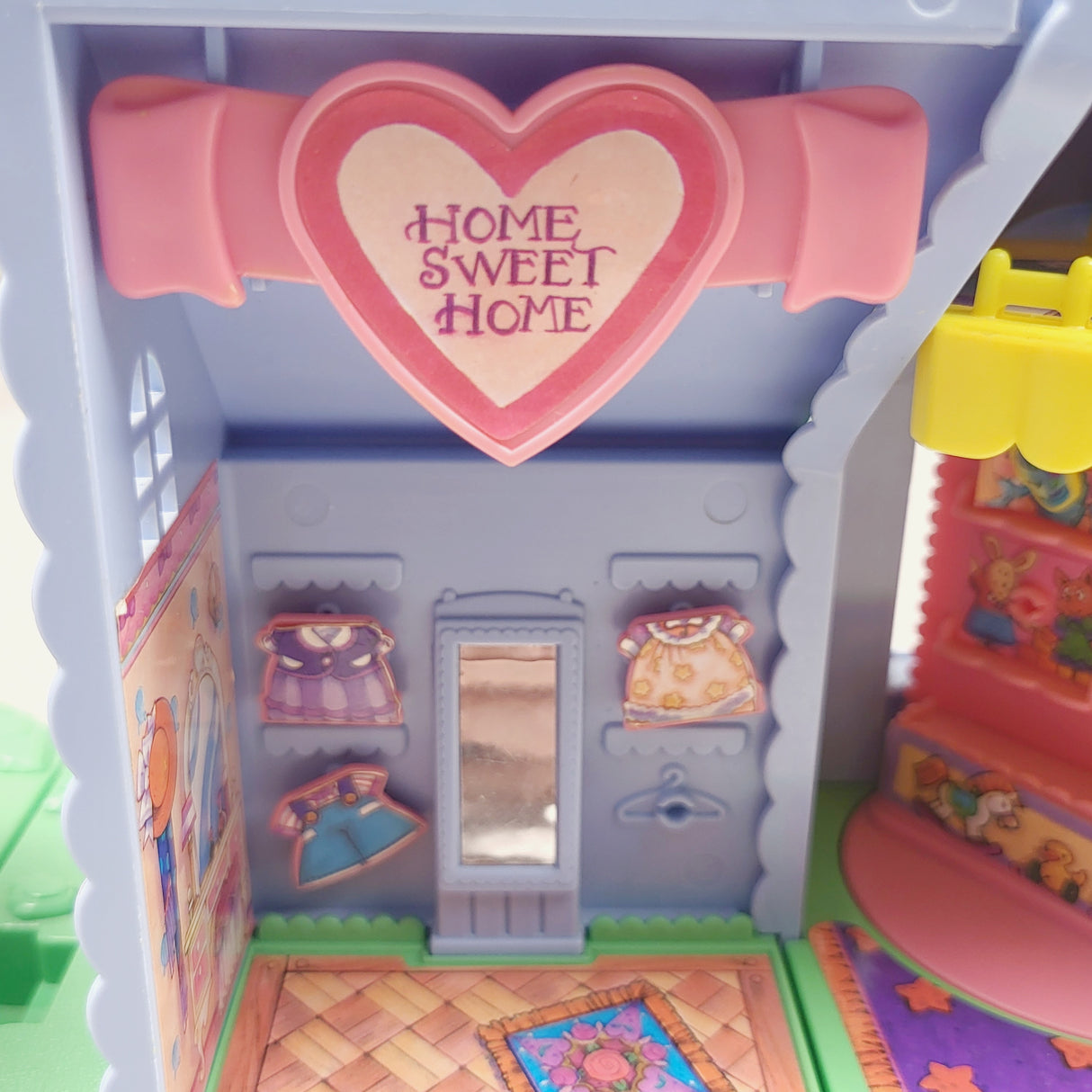 MHAN3 -  Vintage 1994 TAKARA Furry Families, Lion Family Enchanted Playhouse + furniture (sorry, no shipping)