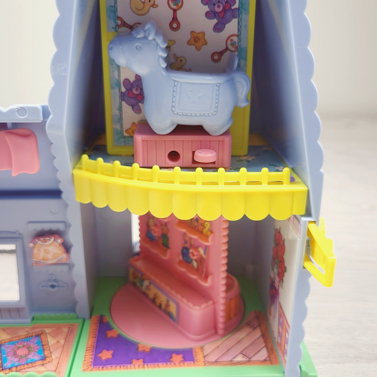 MHAN3 -  Vintage 1994 TAKARA Furry Families, Lion Family Enchanted Playhouse + furniture (sorry, no shipping)