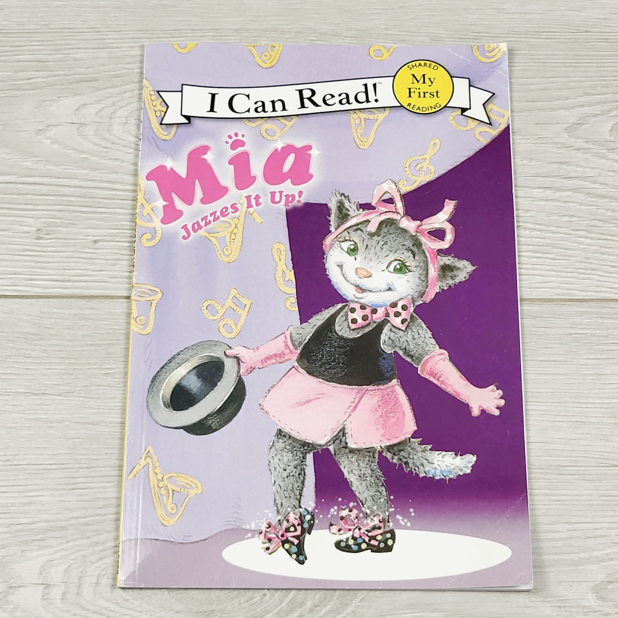GFST3 - Mia Jazzes It Up! Soft cover early reader book