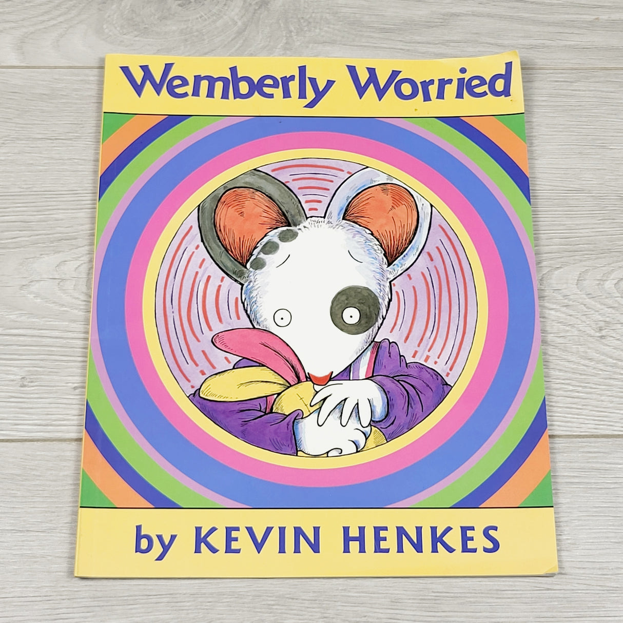 GFST3 - Wemberly Worried. Soft cover book