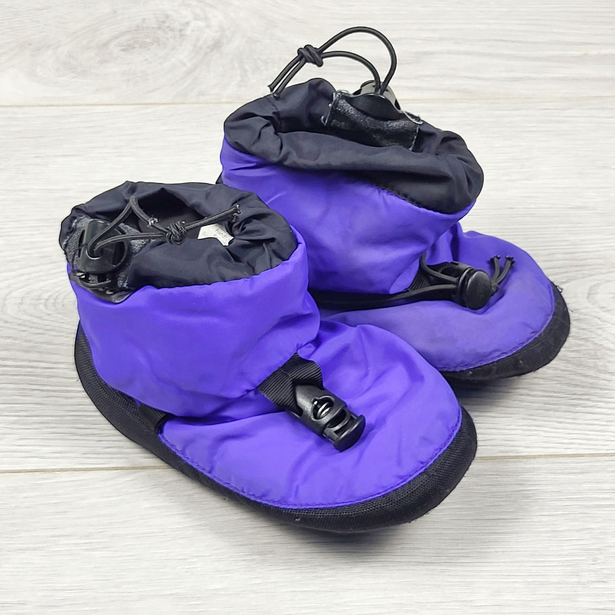 MASO2 - MEC Toaster Booties. Size small (4-6 shoe size)