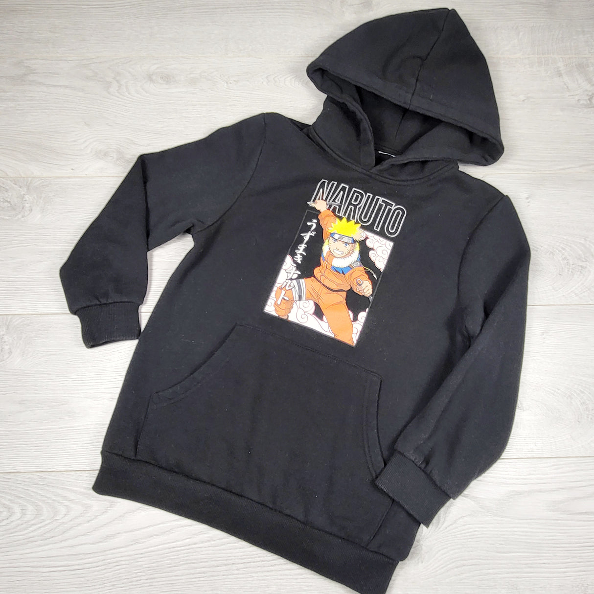 MAYE1 - Black fleecy lined Naruto hoodie. Sizes like a 7/8