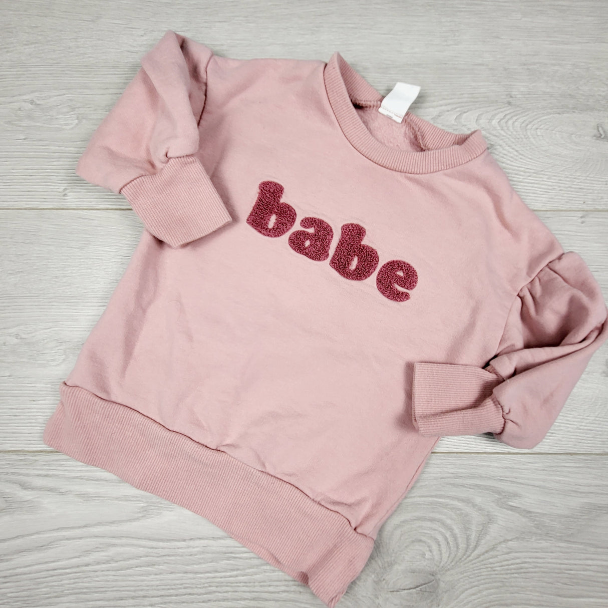 MWLL4 - PL Baby pink "Babe" sweatshirt with chenille writing. Size 12 months