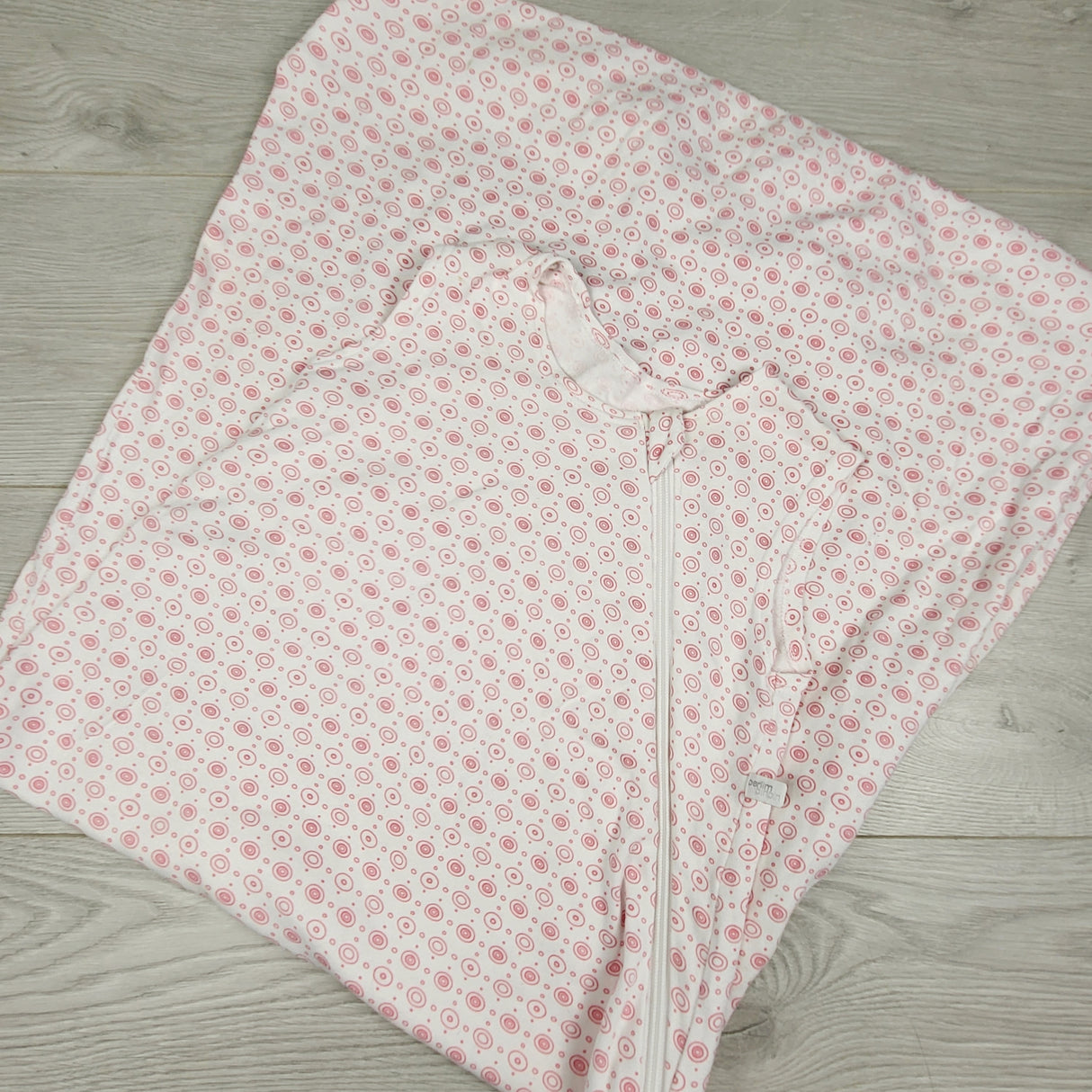 KAMG1 - Perlimpinpin pink circle pattern lightweight sleep sack. Size 18-36 months