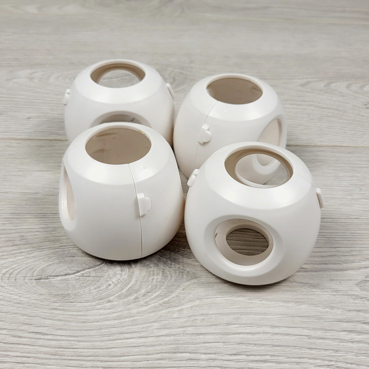 KAMG1 - Lot of safety door knobs