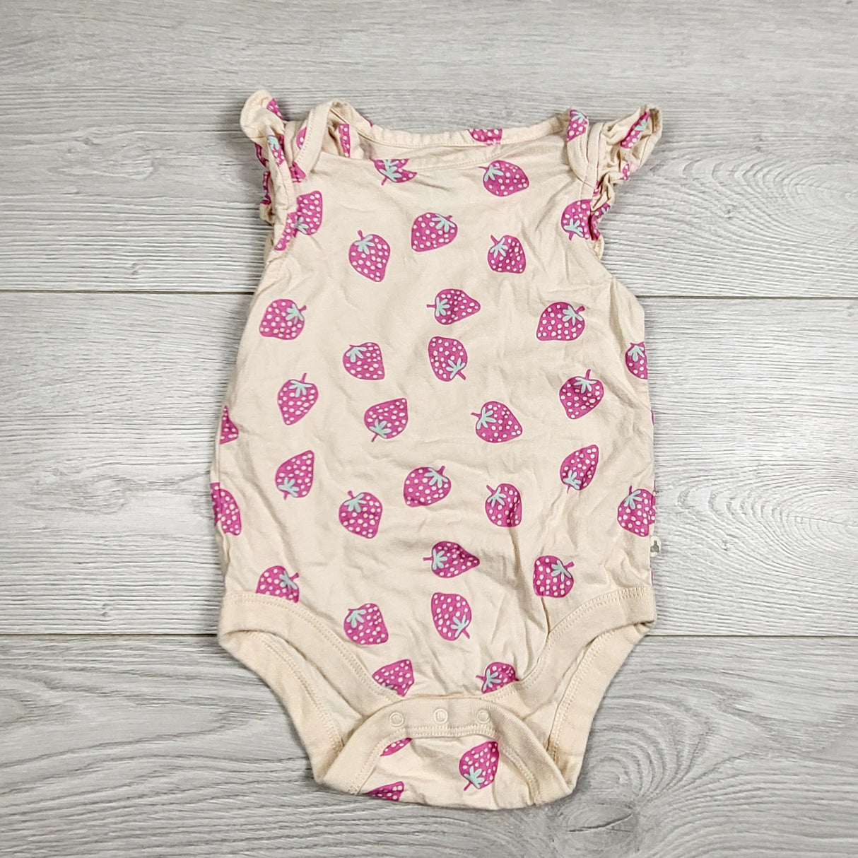 EHEM1 - Gap strawberry bodysuit. Size 6-12 months