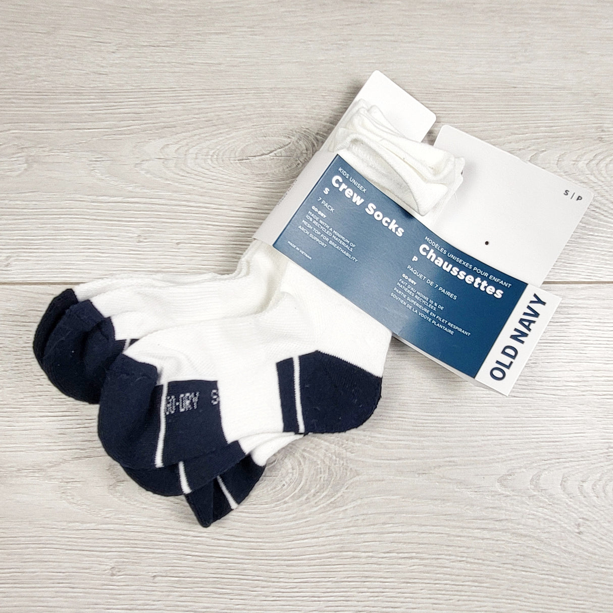 TEMA1 - Old Navy crew socks (3 pairs left). Size 11-13 shoe size