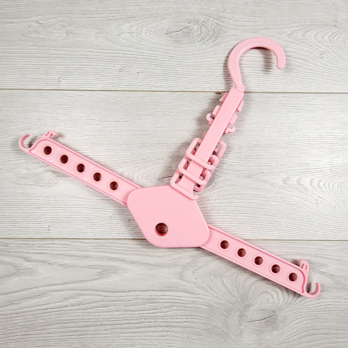 RXC1 - Plastic multi-angle hanger