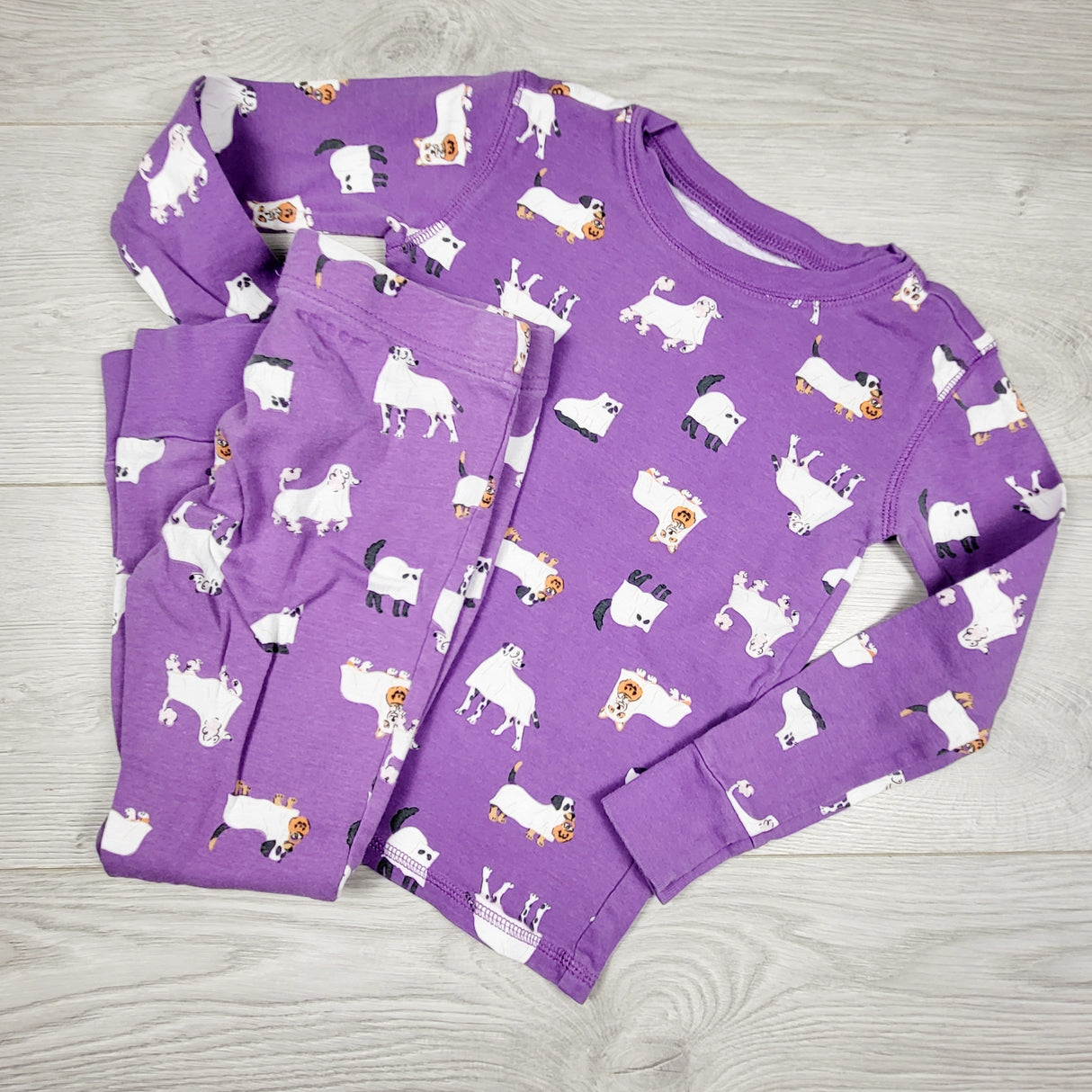 DAMO1 - Old Navy purple 2pc Halloween PJs. Size 6