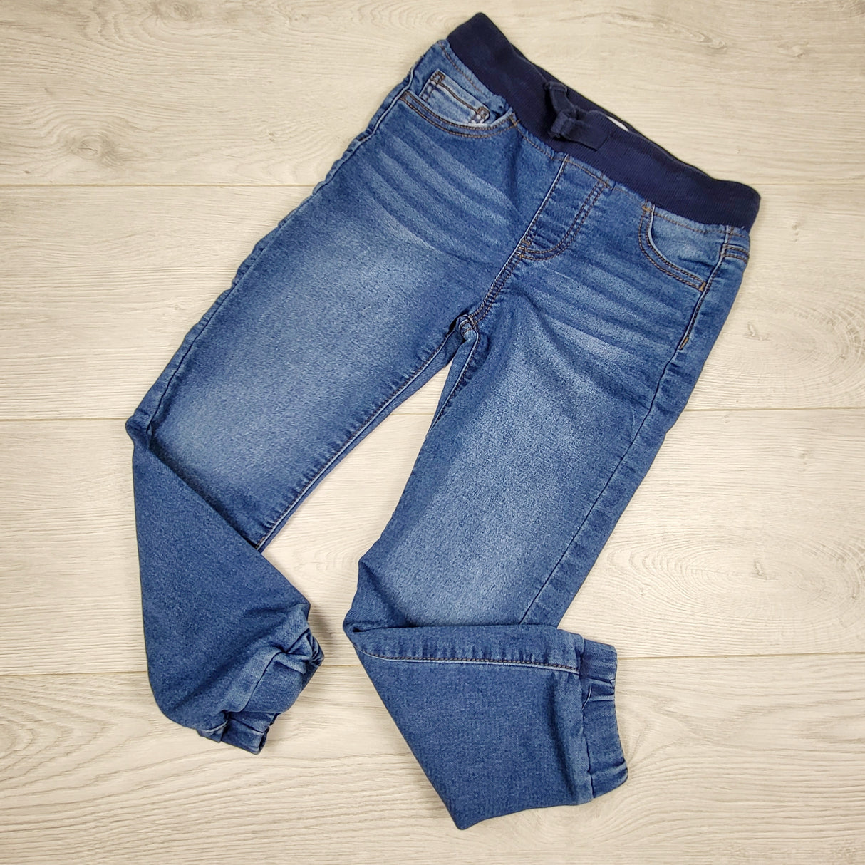 DAMO1 - Epic Threads drawstring denim joggers. Size 7